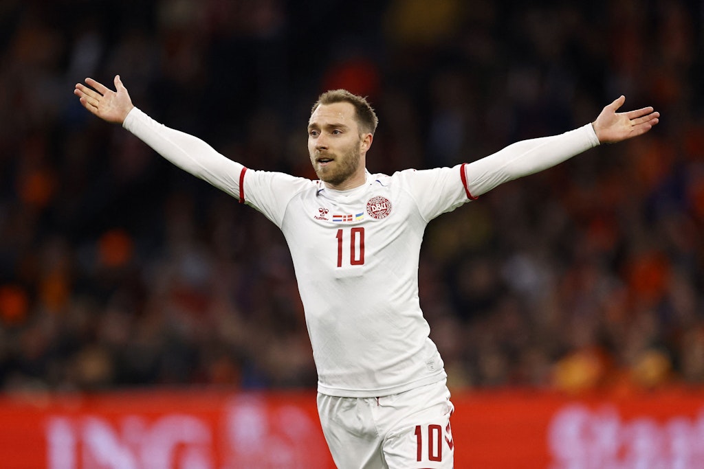 Christian Eriksen jubelt über sein Tor bei seinem Comeback für Dänemark.