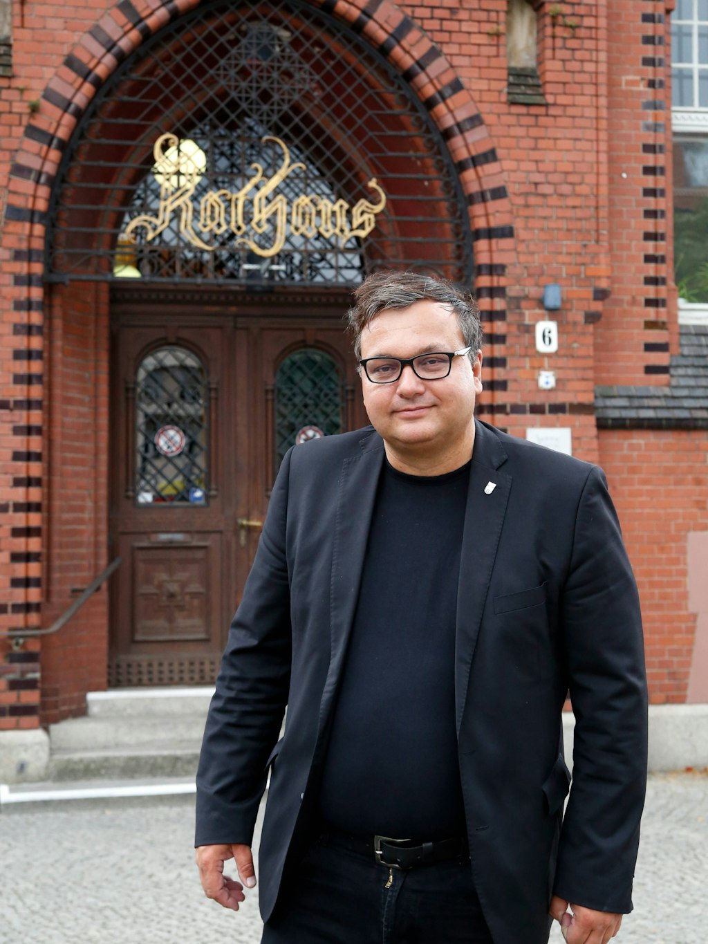 Bezirksbürgermeister Michael Grunst unterstützt das Projekt der Initiative Faire Periode Lichtenberg.