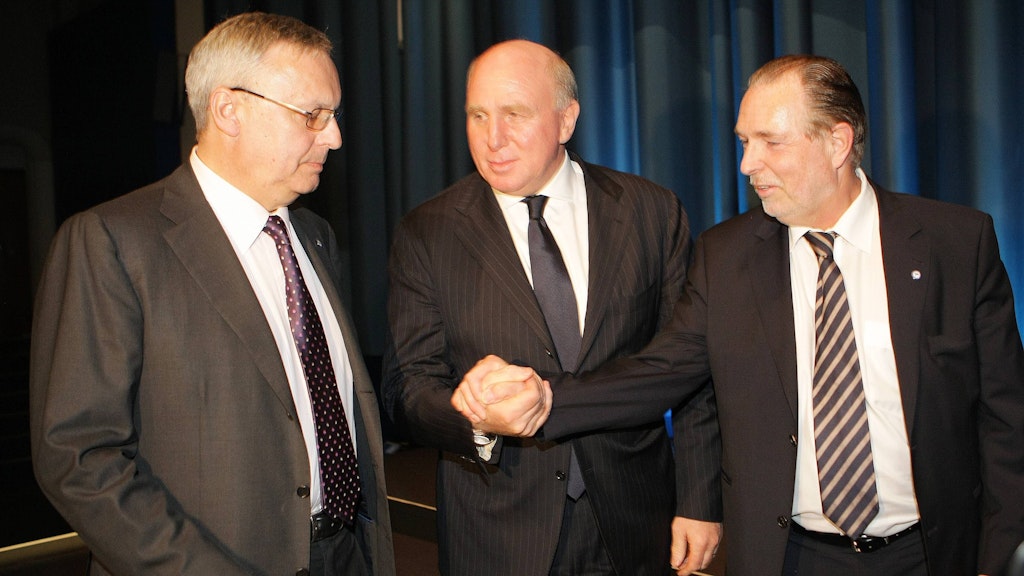 2008 schlossen Präsident Werner Gegenbauer, Ex-Manager Dieter Hoeneß und Vizepräsident Joerg Thomas (v.l.) einen Pakt, der nur ein Jahr hielt.