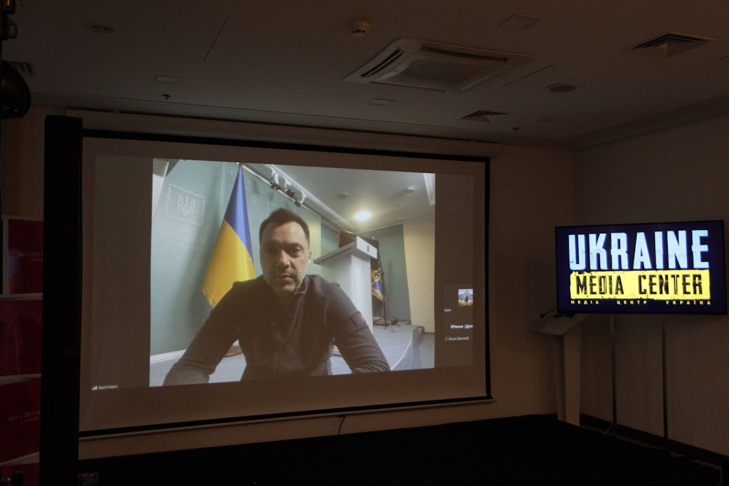 Der Ukrainische Militär-Experte Oleksiy Arestovych sagte den Krieg im März 2019 bereits präzise hervor.