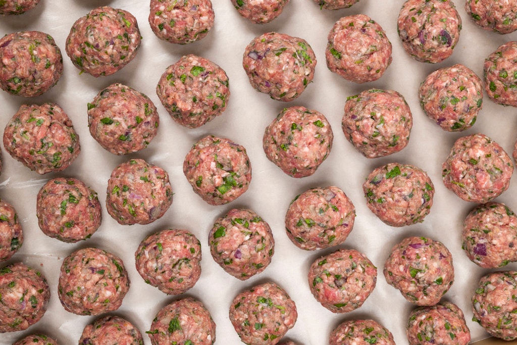 Die Hackbällchen machen zwar etwas Arbeit, sind aber das beste an dieser leckeren Suppe.