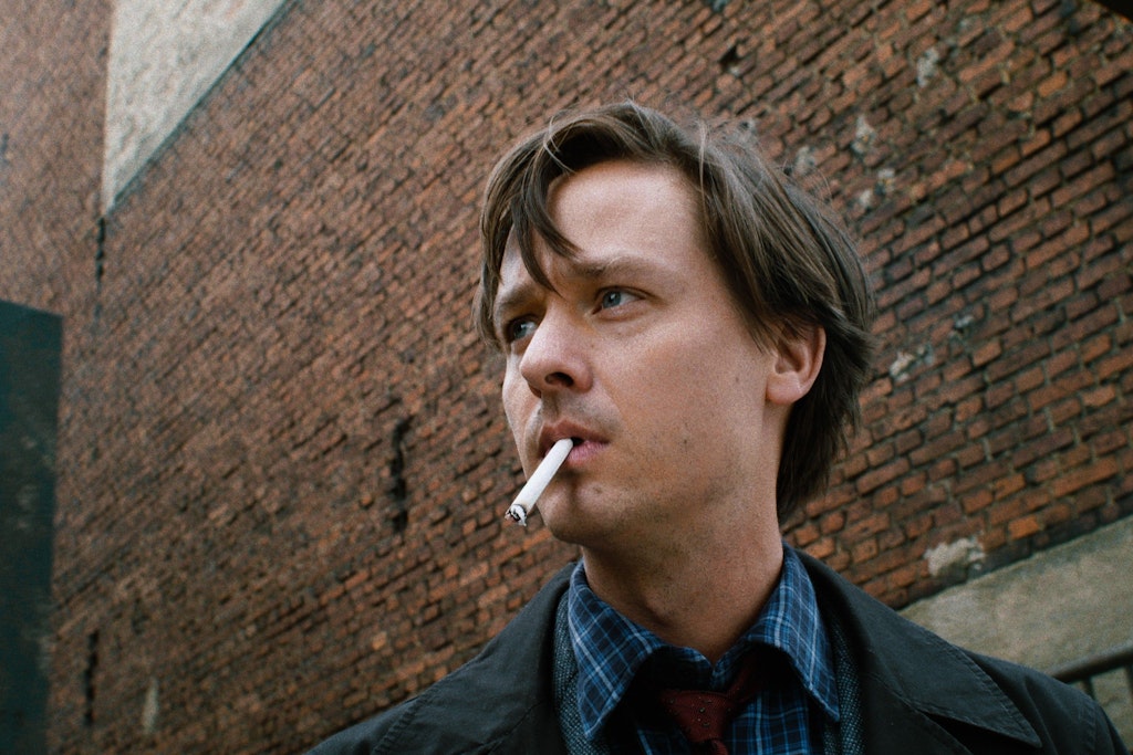 Tom Schilling in dem Film "Fabian oder Der Gang vor die Hunde" aus dem Jahr 2021.