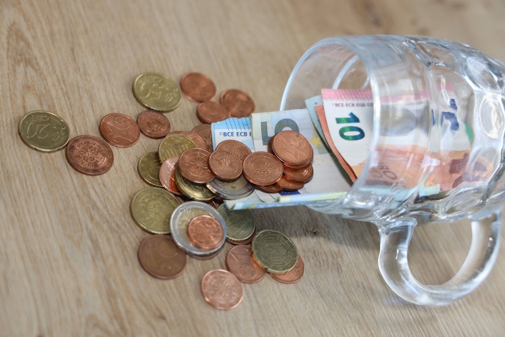 Kleingeld nervt vielleicht in der Geldbörse - doch wer es konsequent sammelt, häuft im Sparschwein große Summen an.