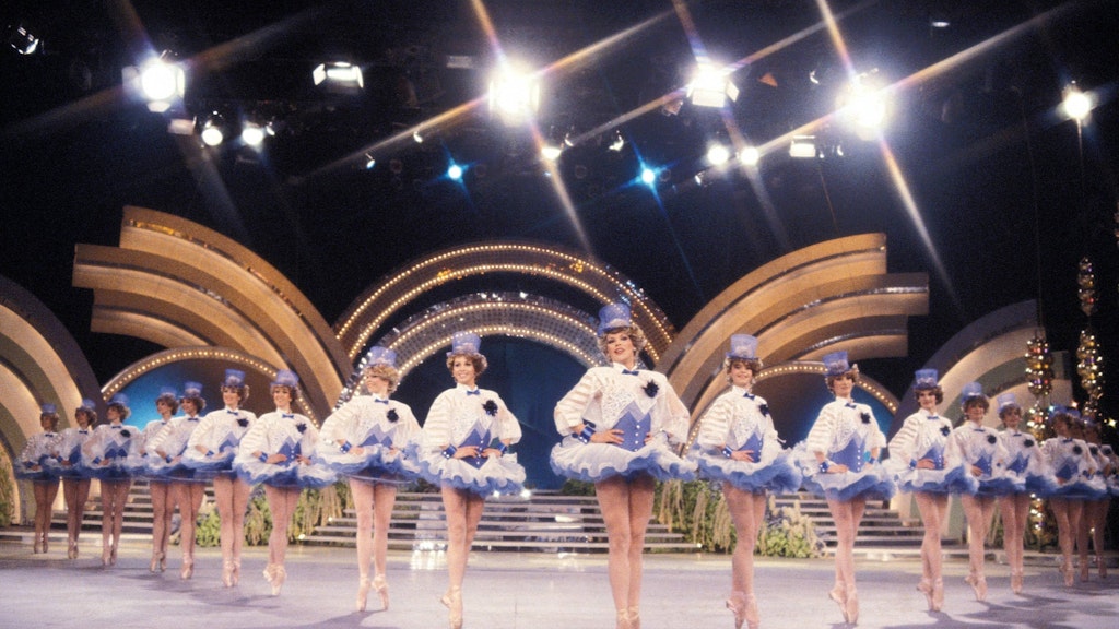 Diese Kostüme, diese Locken. Tänzerinnen des Fernsehballetts 1992.