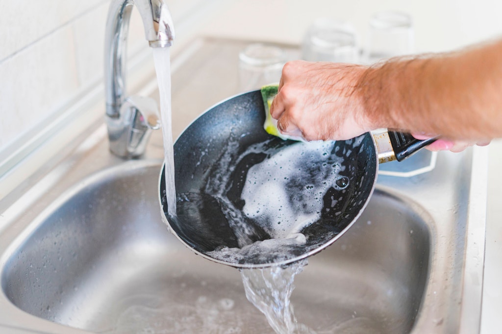 Unterschätzt beim Energieverbrauch: Das Spülen mit der Hand.