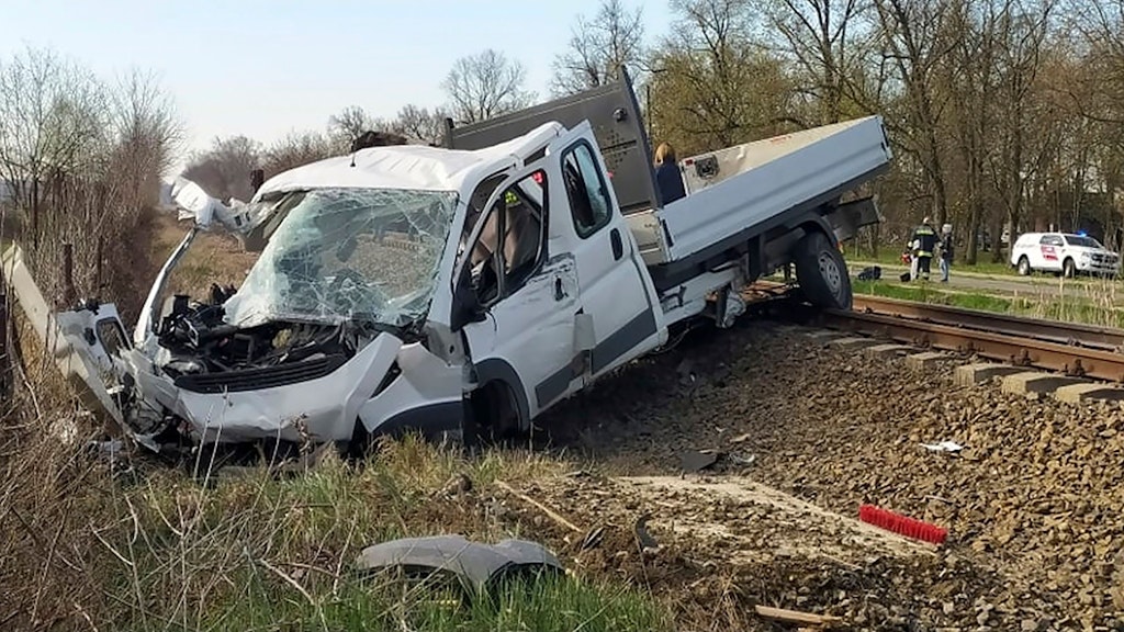 Der Lieferwagen war nach dem Crash komplett zerstört.