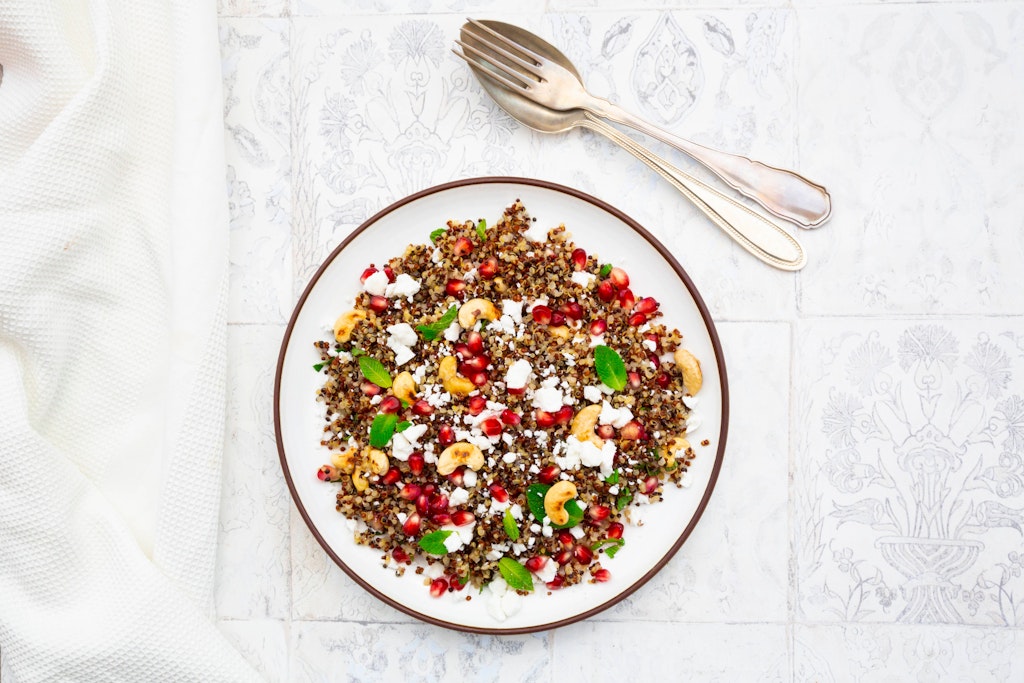 Der Sattmacher-Salat mit Quinoa ist das perfekte Rezept zum Abendbrot.