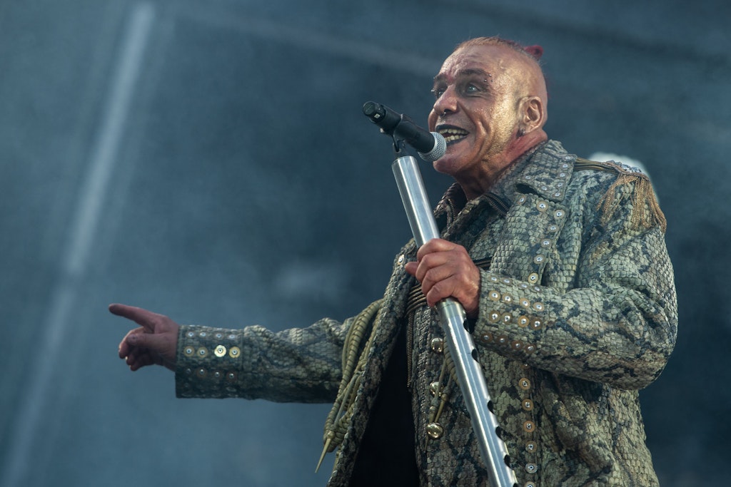 Till Lindemann ist der Frontmann von Rammstein.