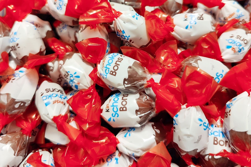 Auch die beliebten Schoko Bons von der Marke Kinder sind vom Rückruf betroffen.
