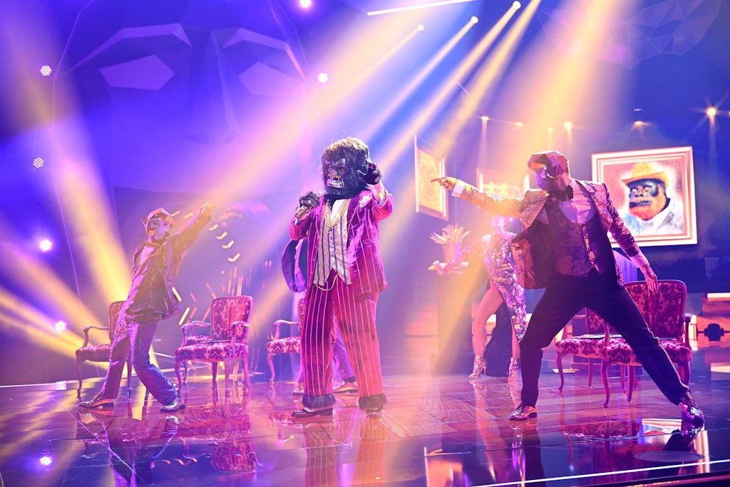 Der Gorilla bei seiner Performance auf der Bühne von The Masked Singer.