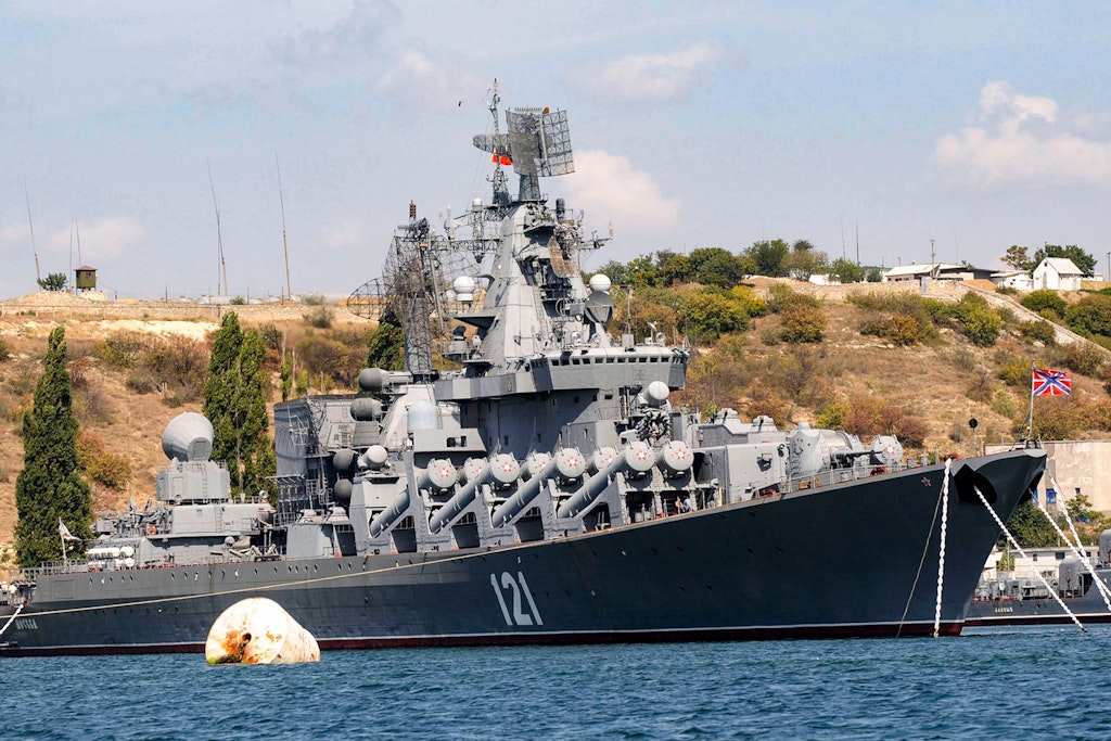 Die Moskwa 2008 im Hafen von Sewastopol. Gebaut worden war sie zu UdSSR-Zeiten in der ukrainischen Hafenstadt Mykolajiw am Fluss Bug.