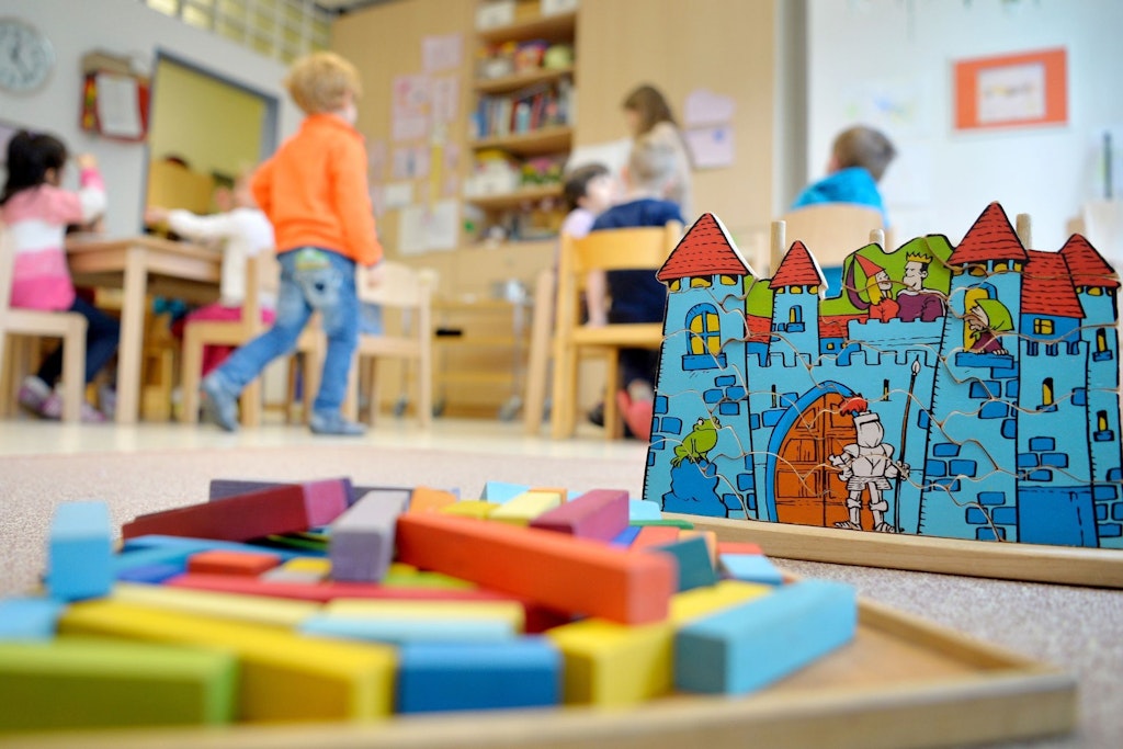 Kinder von Senatsbeamten bekommen Extra-Kitaplätze.