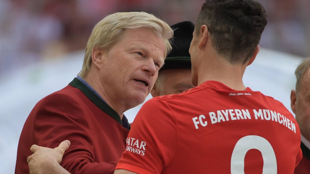 Robert Lewandowski mit Oliver Kahn.