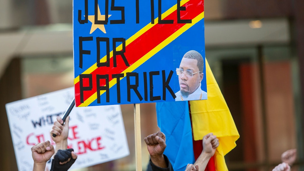 Aktivisten demonstrieren für Patrick Lyoya. Einmal mehr sorgt ein tödlicher Polizeieinsatz in den USA für Aufregung, bei dem ein schwarzer Mann gewaltsam ums Leben kam.