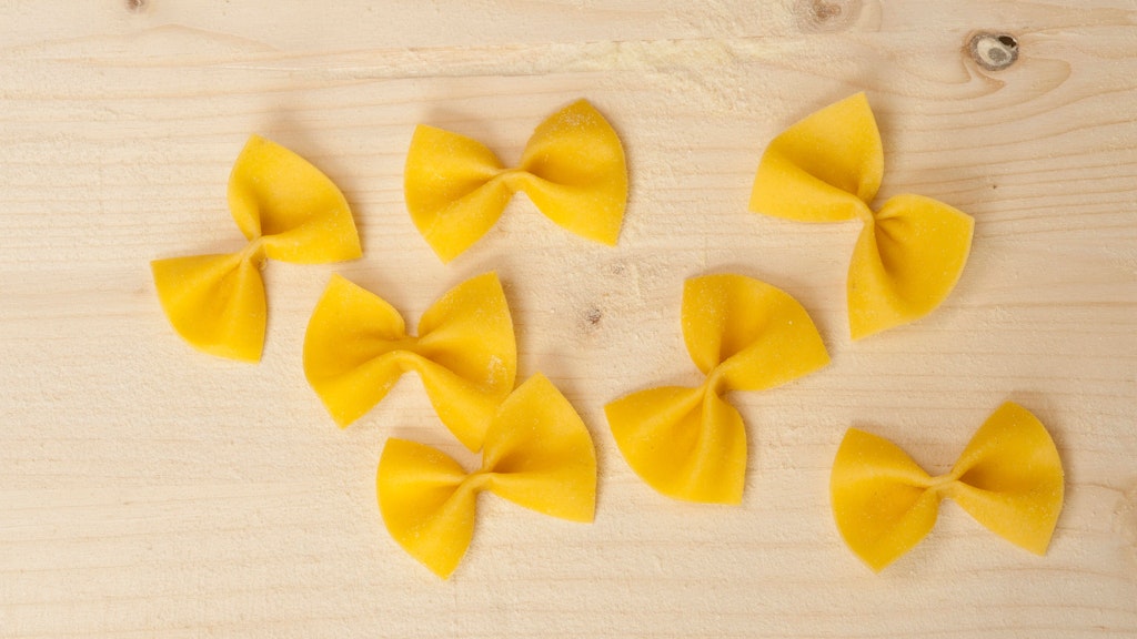 Farfalle werden in Deutschland auch Schmetterlingsnudeln genannt.