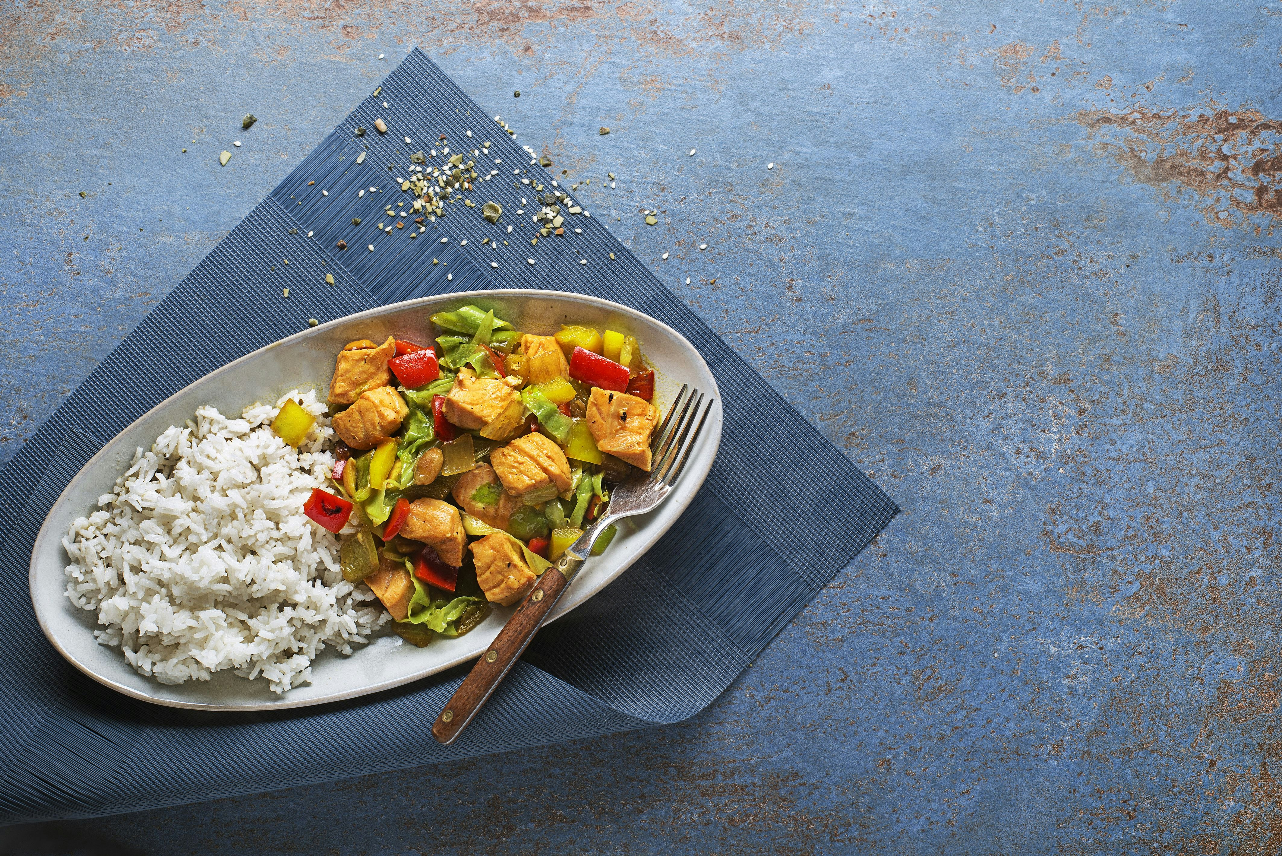 Leckeres Rezept für scharfes Curry mit Hühnchen und Gemüse: Mit Reis ...