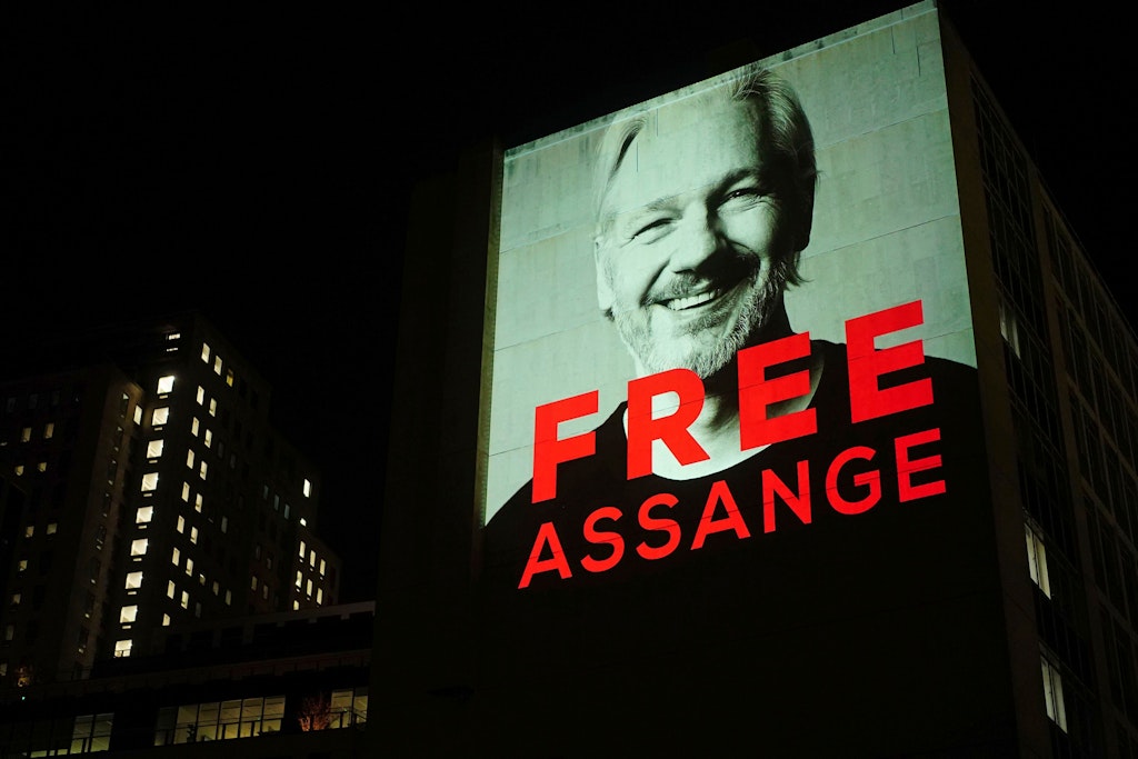 Wikileaks-Gründer Julian Assange droht die Auslieferung an die USA.