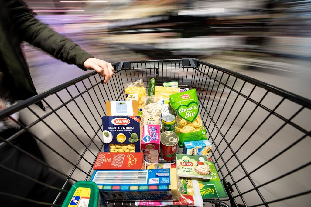 Die Preise steigen und steigen – die Inflation trifft Ärmere am stärksten.