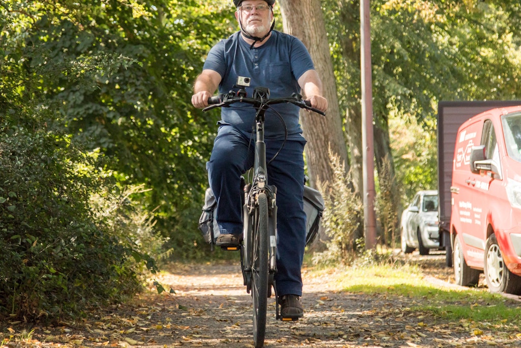 Fahrradfahren macht besonders Spaß, wenn die Tour über eine schöne Route führt (Symbolbild).