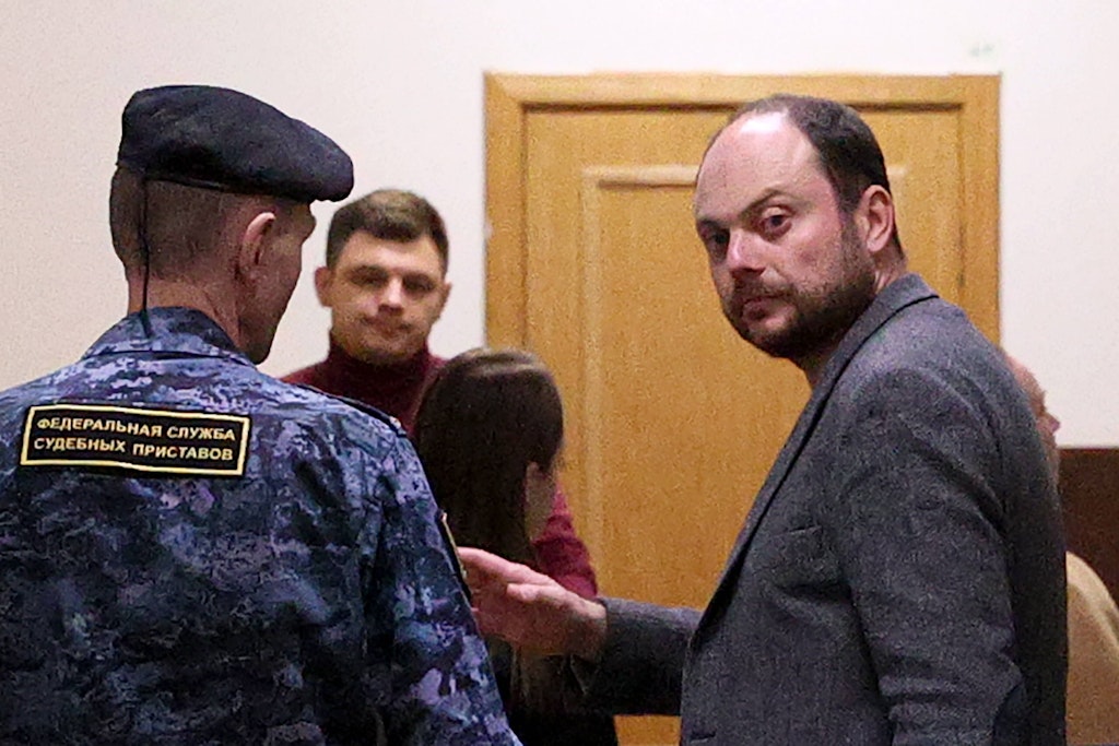 Wladimir Kara-Mursa in Moskau vor Gericht.