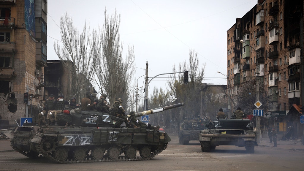 Russische Panzer in Mariupol.
