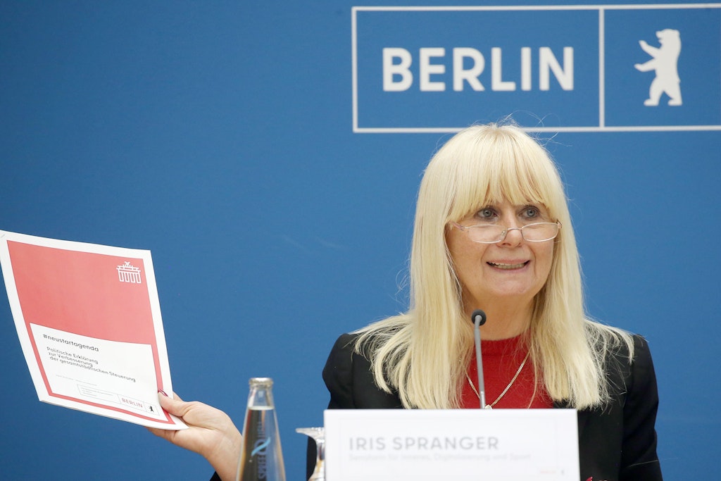 Iris Spranger (SPD), Innensenatorin, während einer Pressekonferenz im Roten Rathaus.