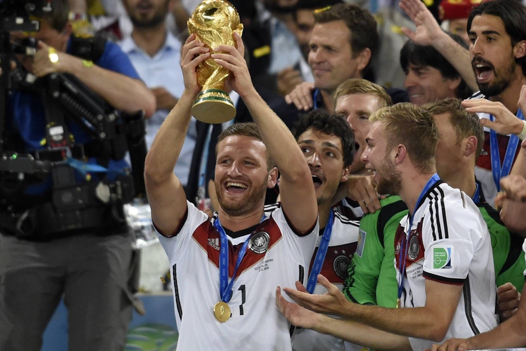 Shokdran Mustafi jubelte 2014 mit der WM-Trophäe, seine wertvolle Siegermedaille trug er um den Hals. Ein unbezahlbares Erinnerungsstück.