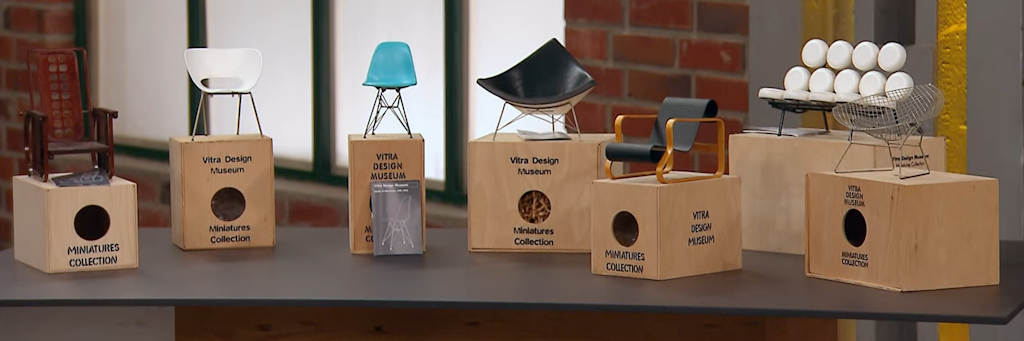 Gleich Sieben dieser schönen Stühle werden bei „Bares für Rares“ versteigert, sogar mit original Verpackung
