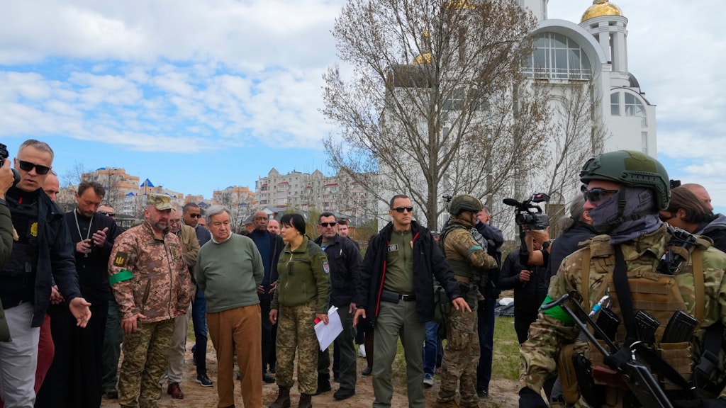 UN-Generalsekretär Antonio Guterres besucht das ukrainische Butscha am Stadtrand von Kiew.
