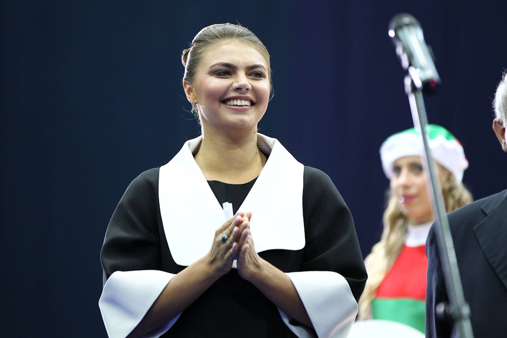 Seit Jahren soll <a href="https://www.20min.ch/ausland/news/story/18100192" target="_blank" rel="noopener noreferrer">Alina Kabajewa, eine Ex-Olympiasiegerin in der rhythmischen Sportgymnastik, mit Putin</a> zusammen sein.
