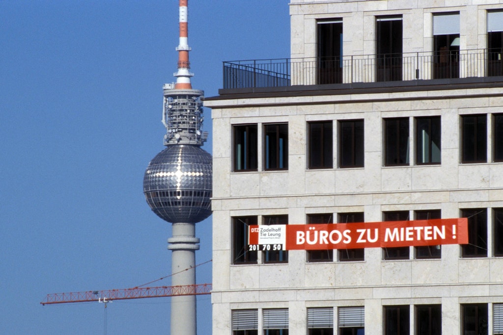Hohe Büromieten in Großstädten lassen Firmen ins Umland ausweichen