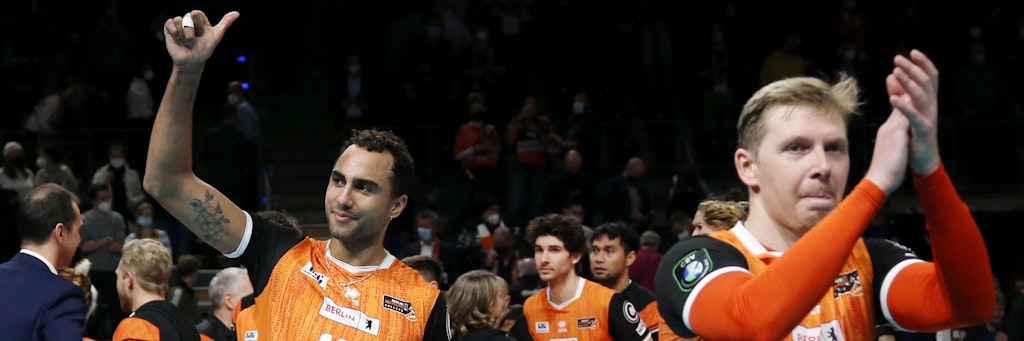 Benjamin Patch (links) und Sergej Grankin (rechts) sollen bei den BR Volleys vor dem Absprung stehen.