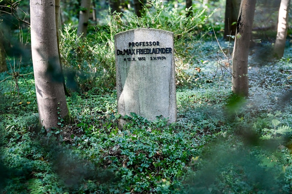 Das Grab von Max Friedlaender auf dem Stahnsdorfer Friedhof