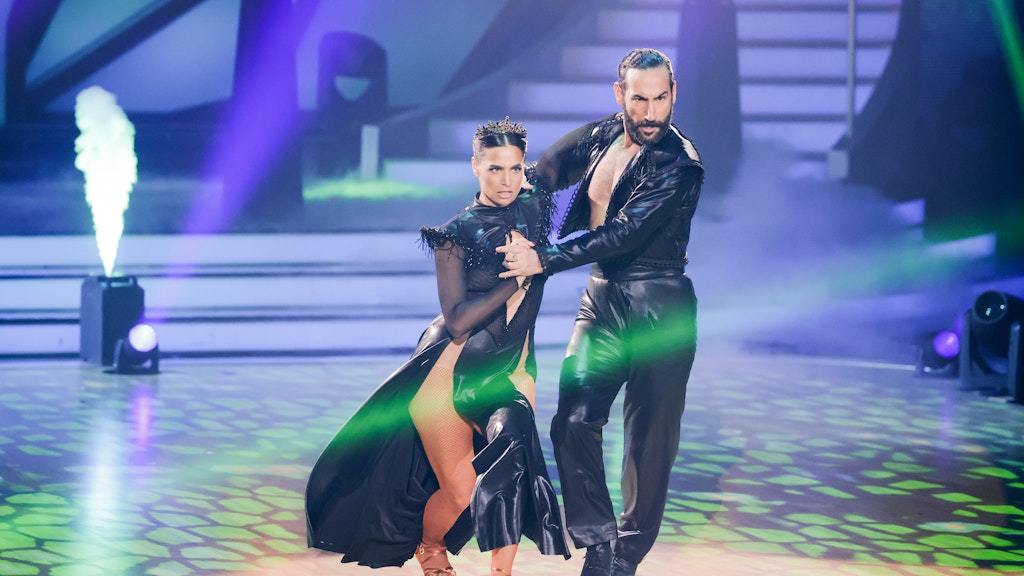 Amira Pocher und Massimo Sinato tanzen bei "Let's Dance" zusammen.