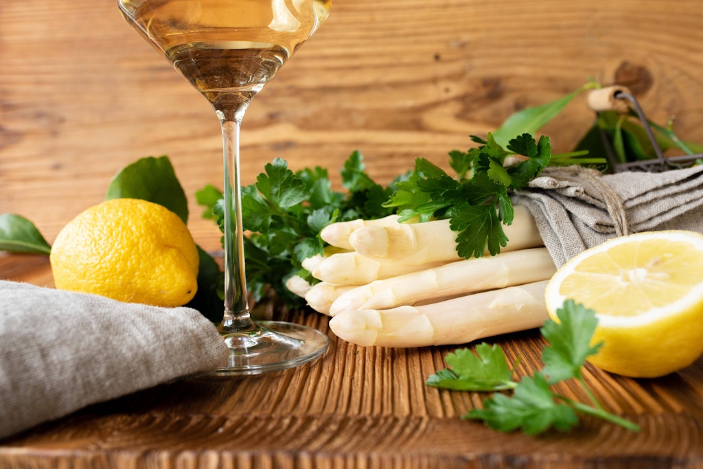 Frischen Spargel gibt es leider nur bis Juni.