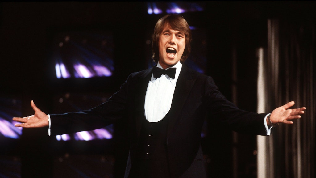 1980: Der Schlagersänger Roland Kaiser bei der ZDF-Neujahrsshow „Jetzt geht die Party richtig los“.