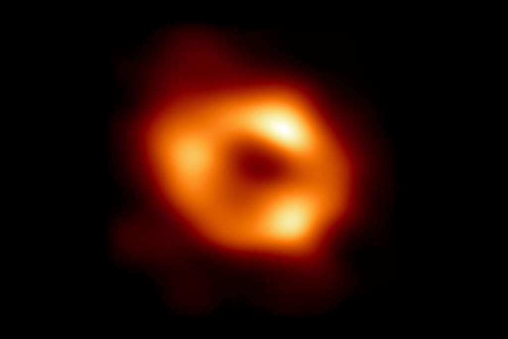 Das erste Bild von Sagittarius A*, dem Schwarzen Loch im Zentrum unser Galaxie, rund 27.000 Lichtjahre von der Erde entfernt
