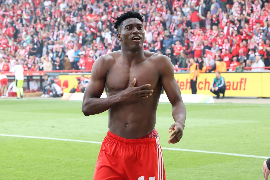 Taiwo Awoniyi feiert seinen Treffer zum 3:2 gegen den VfL Bochum, durch den sich der 1. FC Union für die Europa League qualifizierte.