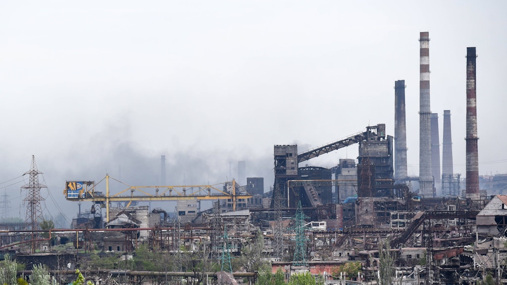 Noch immer verschanzen sich ukrainische Kämpfer im Azovstal-Stahlwerk von Mariupol.