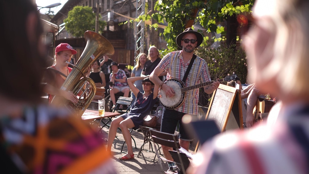 Wie hier bei der Fete de la Musique im letzten Sommer treten an diesem Wochenende in Reinickendorf Künstler Open Air auf.