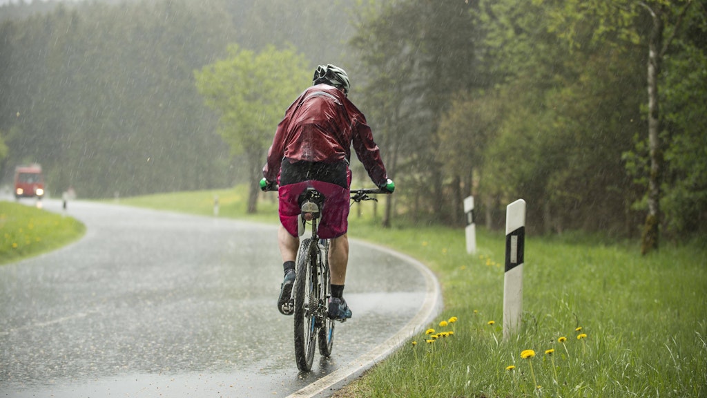 Mit dem Rad unterwegs bei Gewitter – das kann wirklich gefährlich werden?