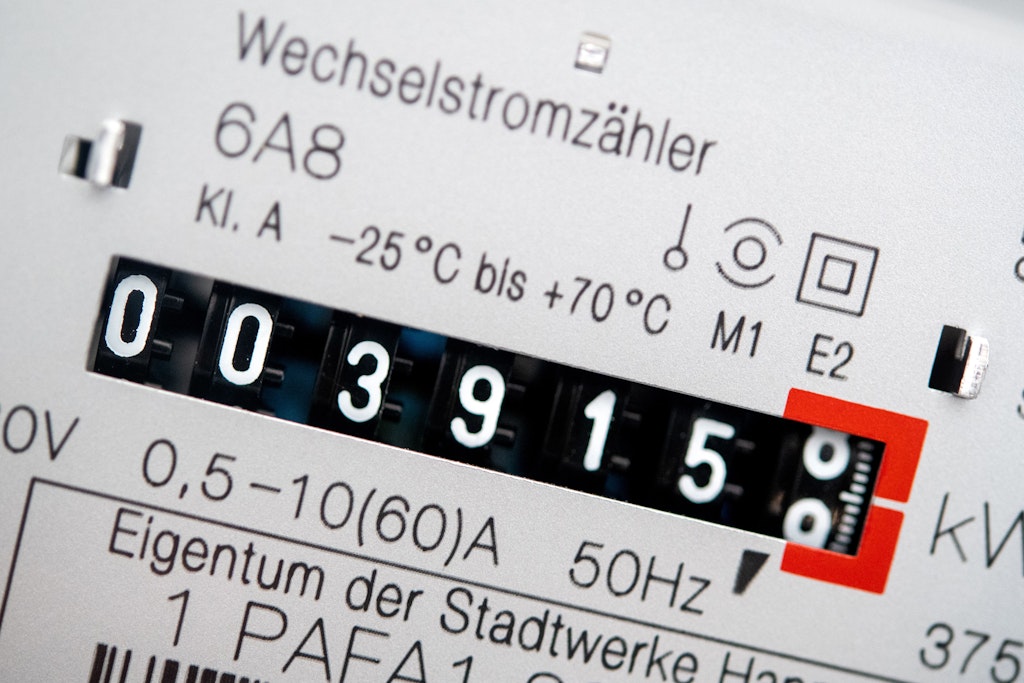 Strom wurde auf Jahressicht 30 Prozent teurer. Energie bleibt für Familien trotz des Entlastungspakets deutlich teurer.