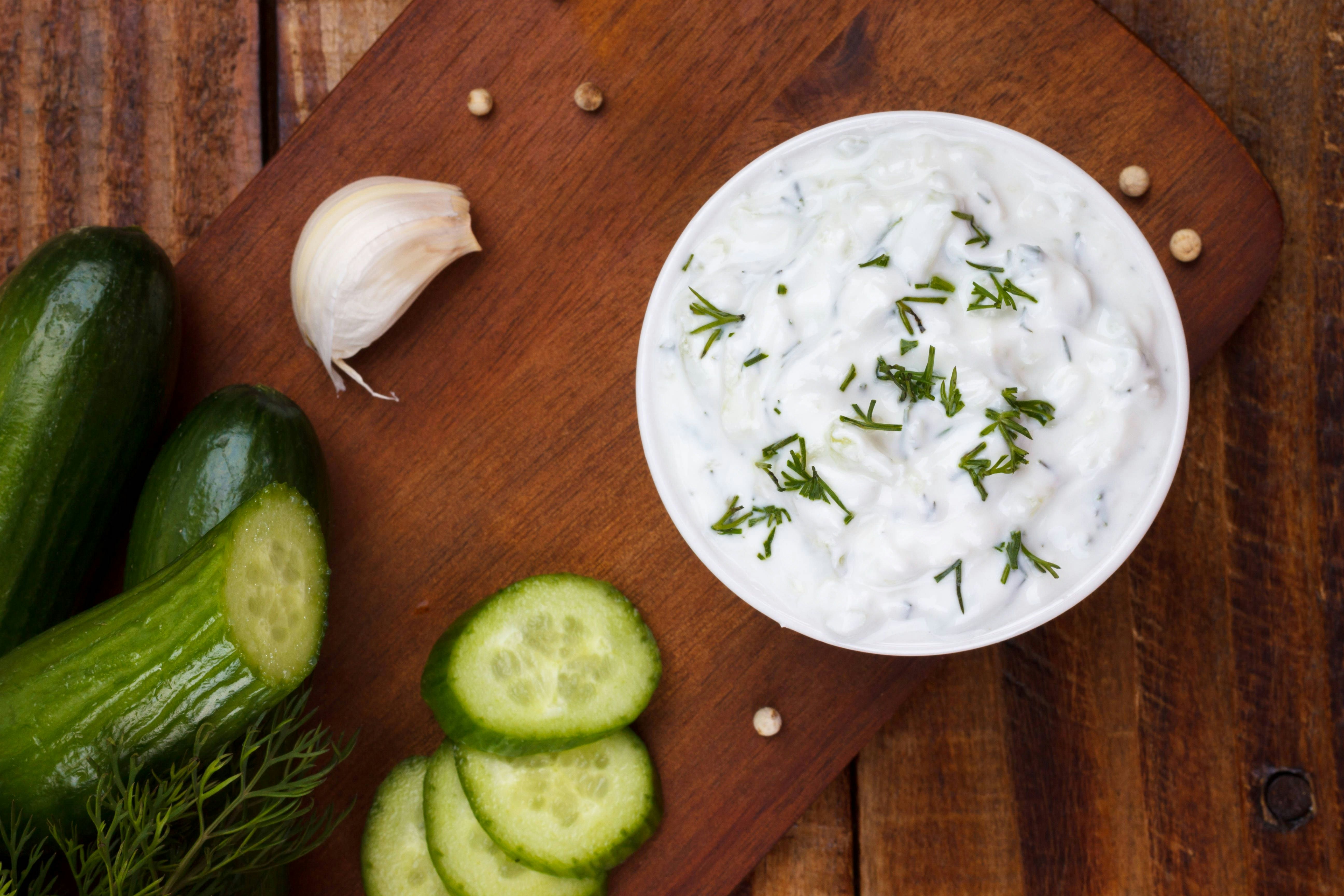 Genialer Dip zum Grillen am Wochenende: Das beste Tsatsiki der Welt ...