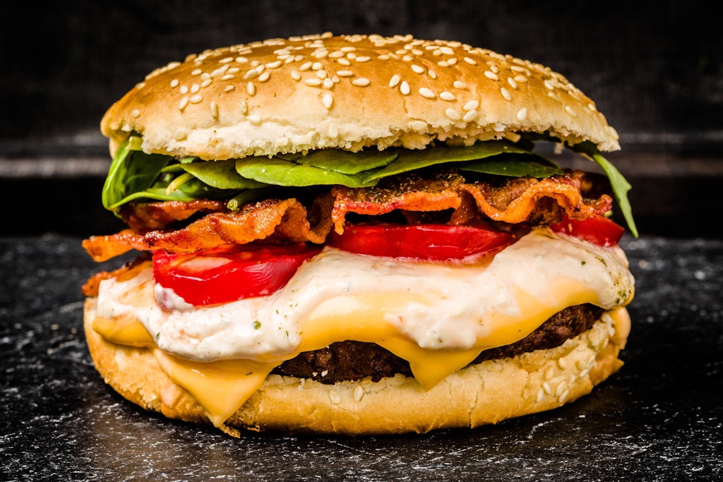 Der köstliche Burger - ein Hochgenuss.