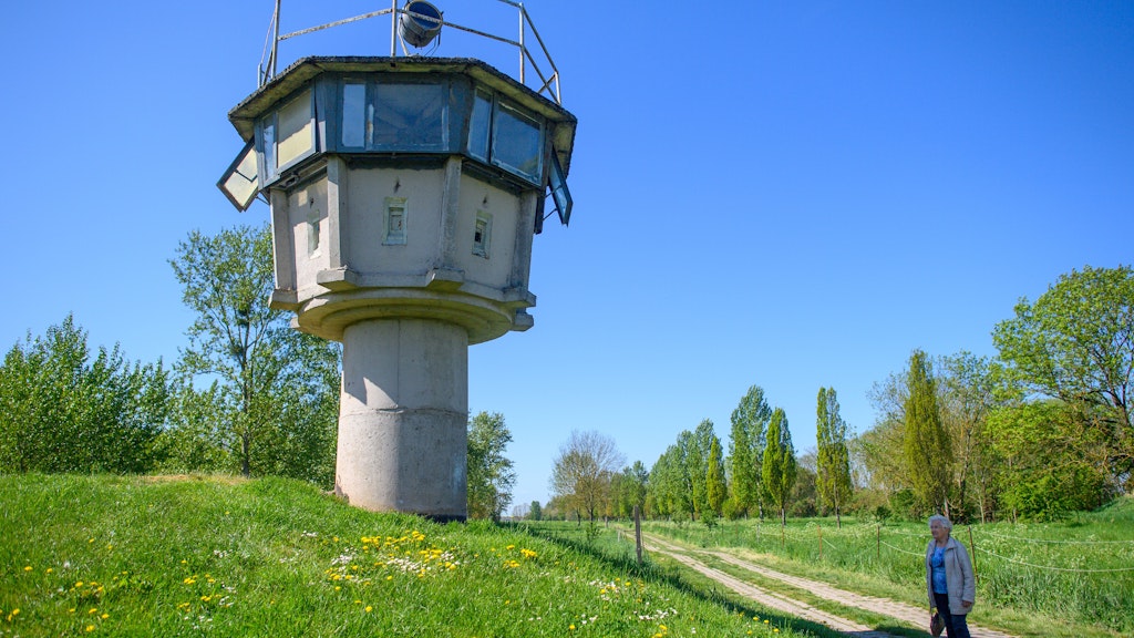 Sieht idyllisch aus, war es bis 1989 aber nicht: Grenzturm direkt an der Grenze zum Westen.