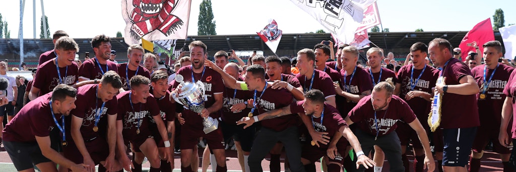 Die Spieler des BFC Dynamo haben mehr als 30 Jahre nach der Wende in der Relegation gegen Oldenburg die Chance, endlich in den Profifußball vorzustoßen.
