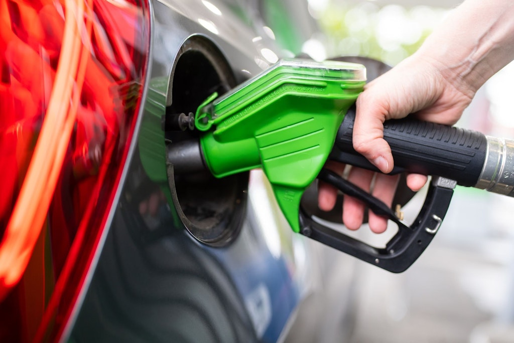 Tanken wird ab 1. Juni günstiger, doch es könnte zum Startpunkt ein böses Erwachen für Autofahrer geben.