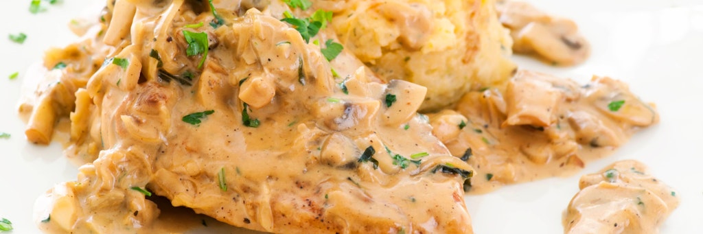 Whether baked with mushrooms and cheese or with a creamy sauce - turkey schnitzel is simply delicious.
