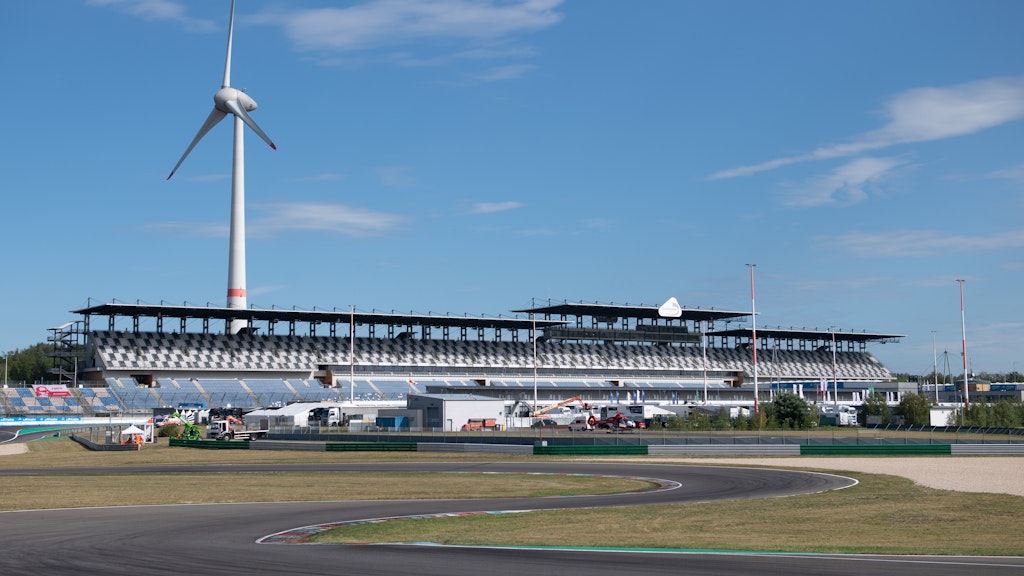 Auf dem Lausitzring wird die Radfahr- und Laufstrecke absolviert.
