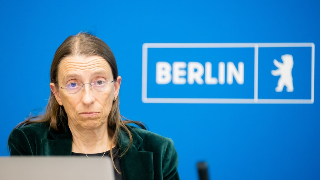 Berlins amtierende Wahlleiterin Ulrike Rockmann (Archivfoto) sieht sich nicht in der Lage, die zahlreichen Probleme und Fehler bei den Wahlen am 26. September komplett nachzuvollziehen und aufzuklären.